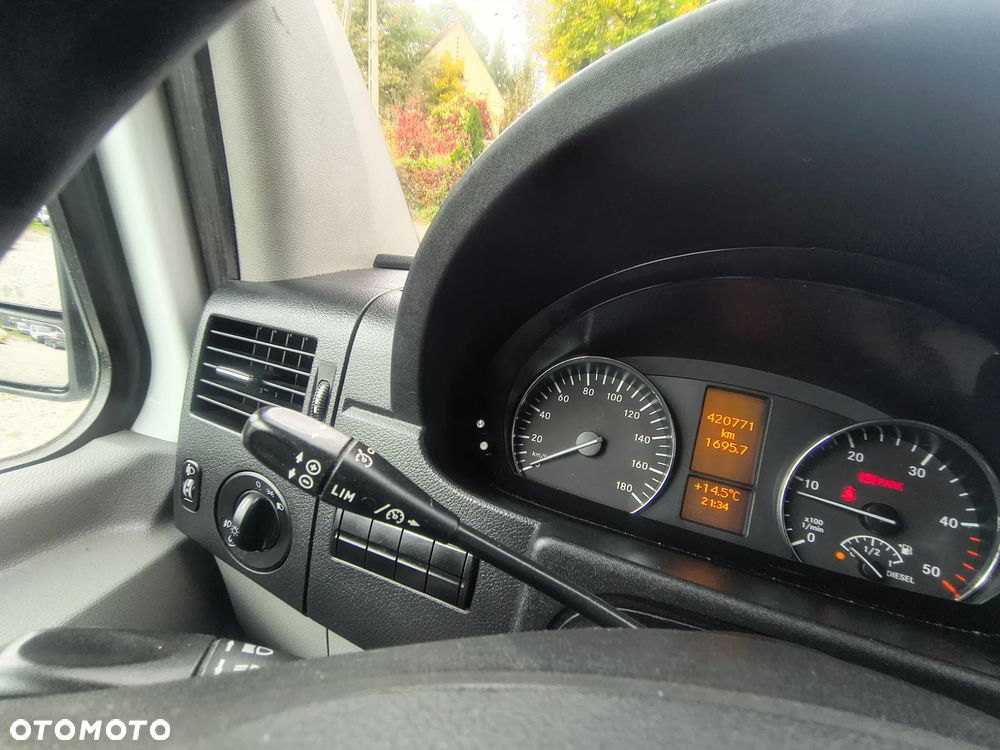 Mercedes-Benz Sprinter - 27