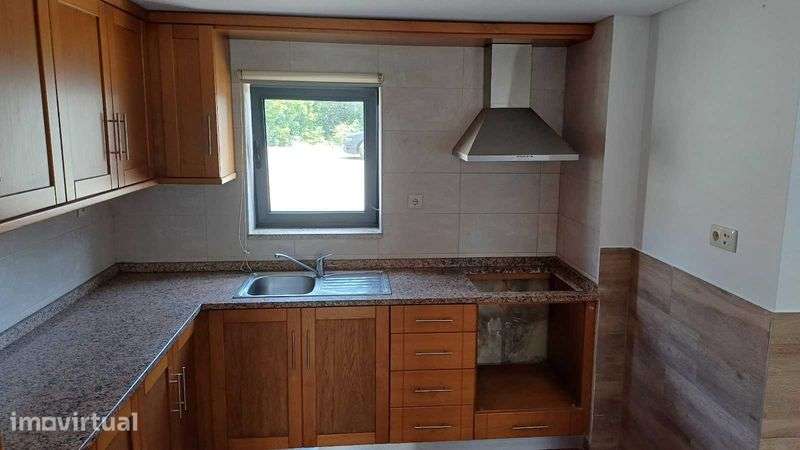 Arrenda-se apartamento T1 em São Roque - Grande imagem: 3/12