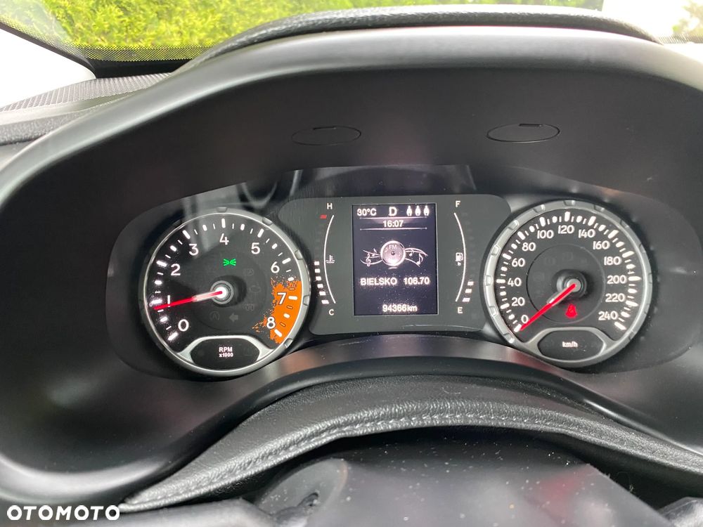 Jeep Renegade 1.4 MultiAir DSG Longitude - 35