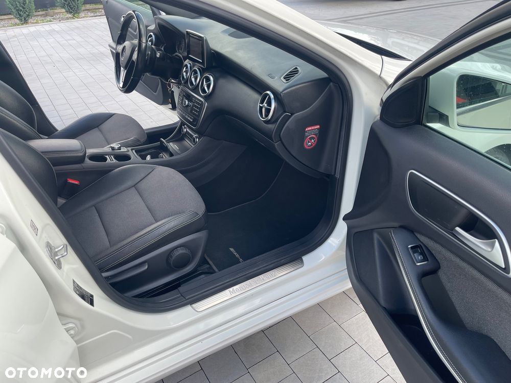 Mercedes-Benz Klasa A 180 d 7G-DCT - 22
