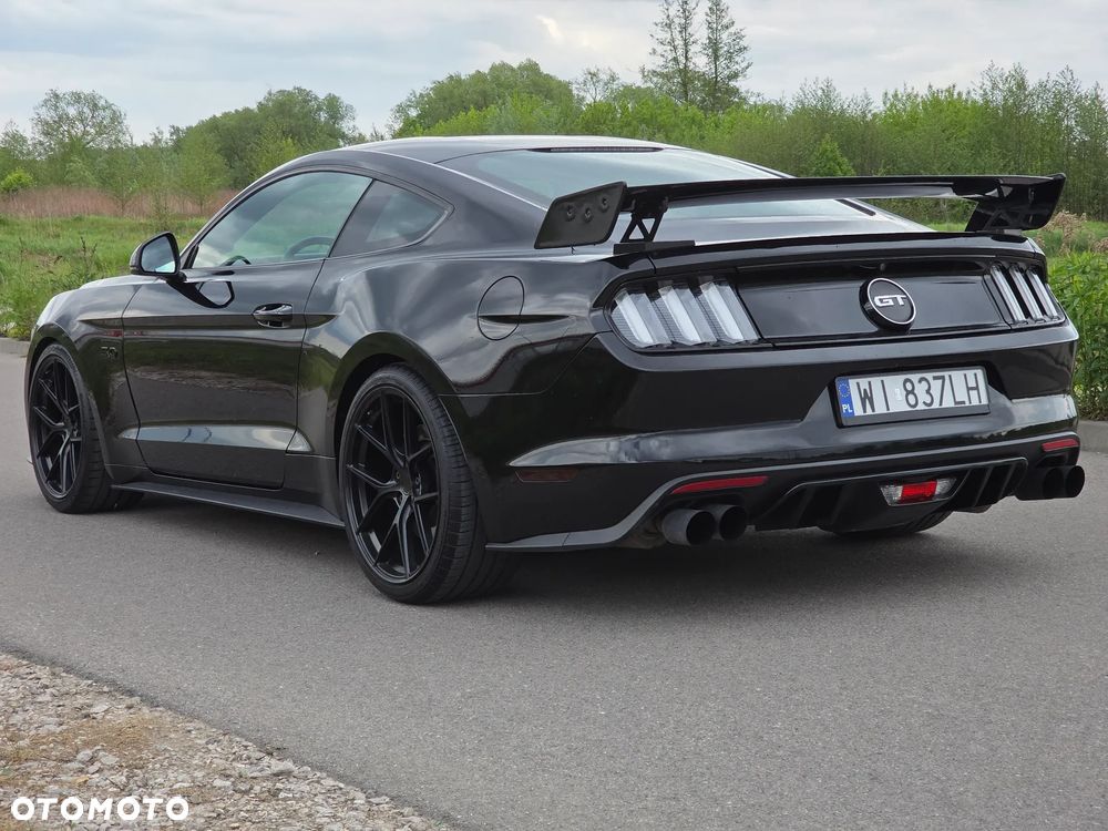 Ford Mustang - 2