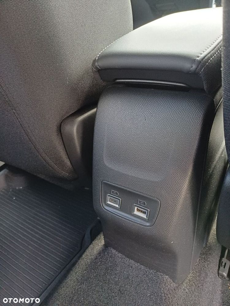 Peugeot 2008 PureTech 100 Allure S&S BVM6 - 31