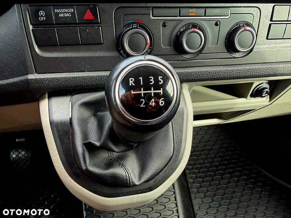 Volkswagen Transporter - 27