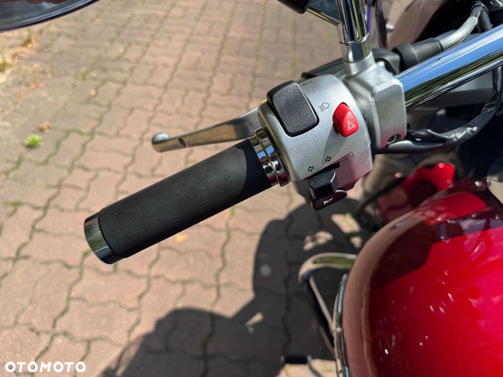 Suzuki Intruder - 21