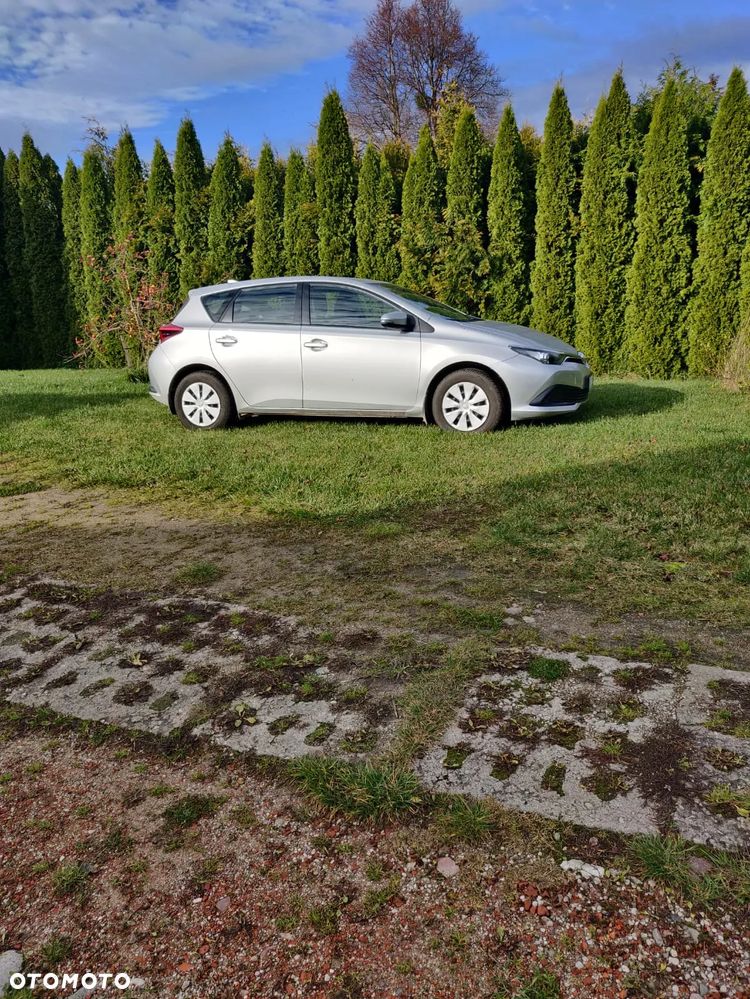 Toyota Auris - 2