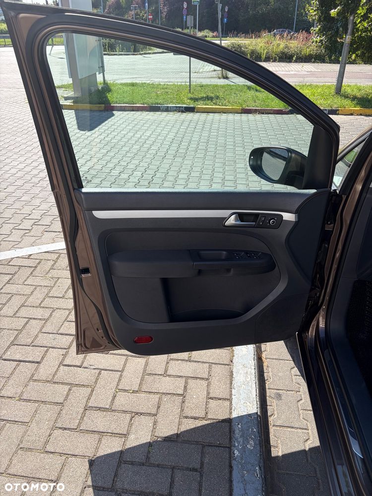 Volkswagen Touran 2.0 TDI DPF BlueMotion Technology Cup - 8