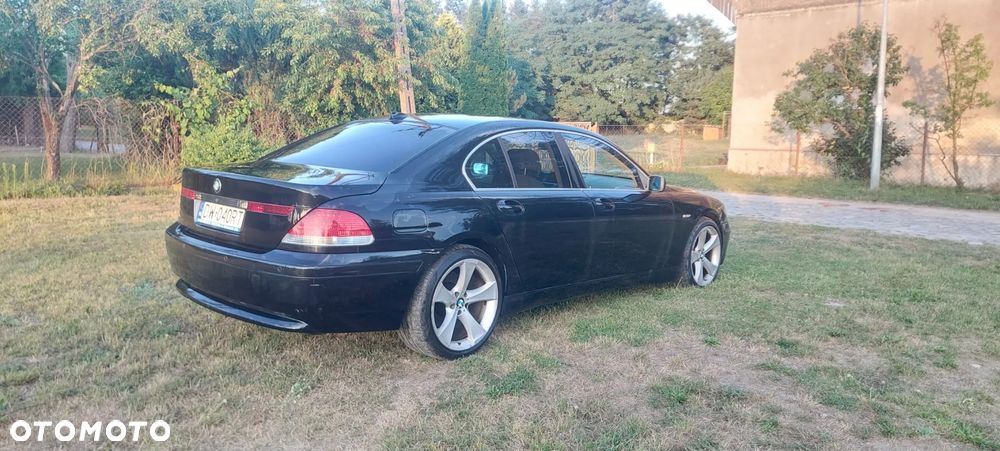 BMW Seria 7 745i - 3
