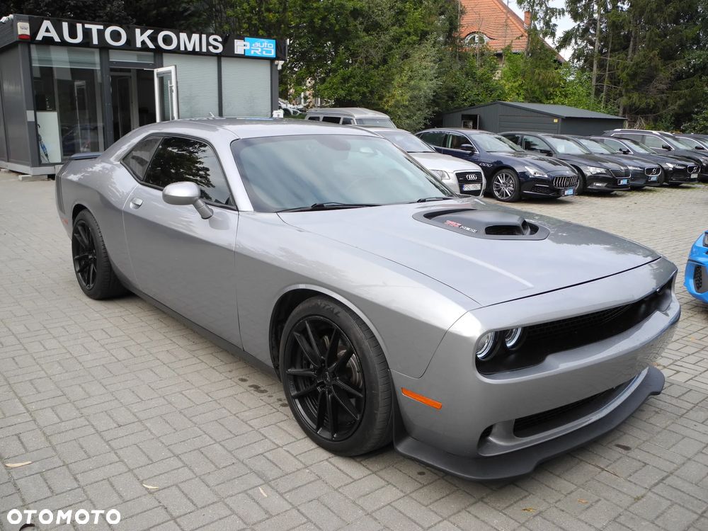 Dodge Challenger - 2