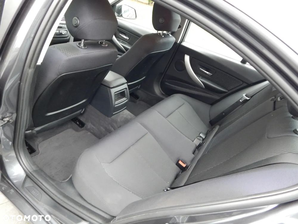 BMW Seria 3 320d Blue Performance Luxury Line - 12