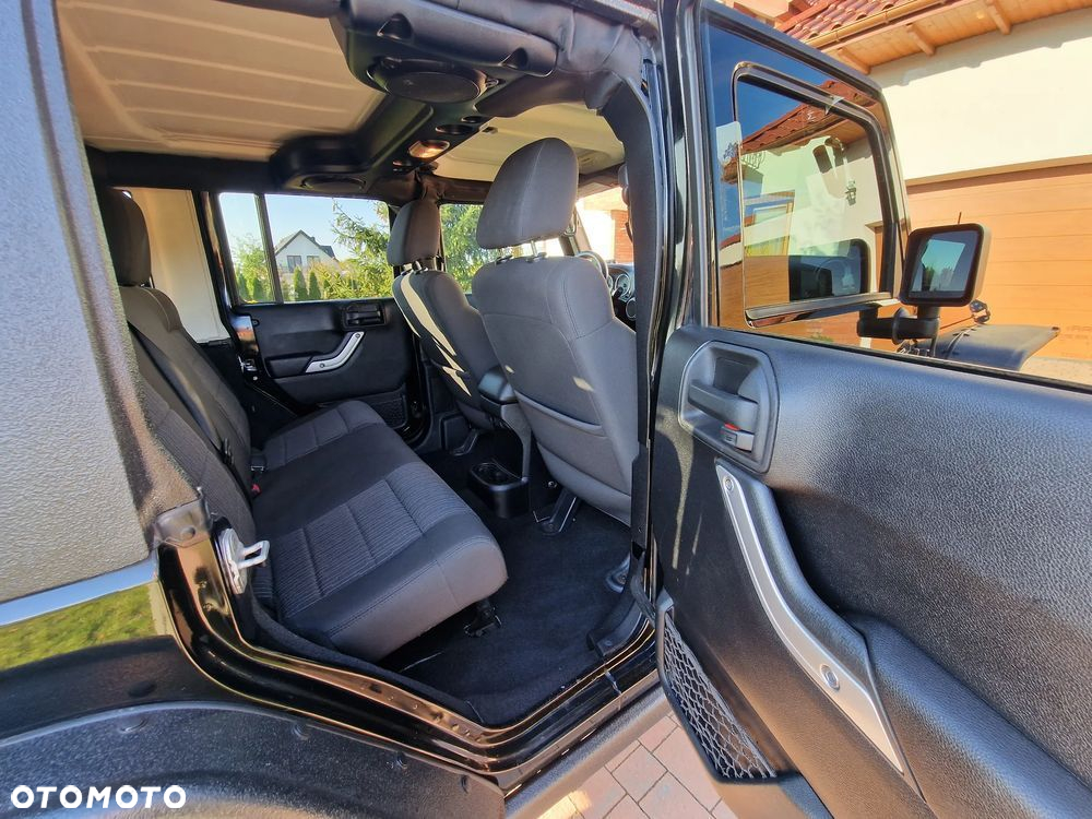 Jeep Wrangler Unlimited 3.8 Rubicon - 26