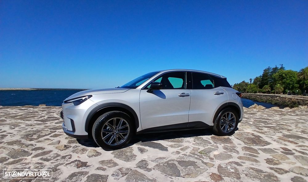 Lexus LBX Elegant - 1