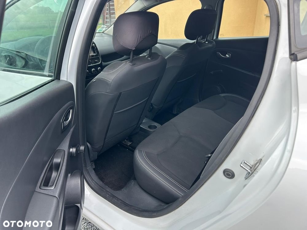Renault Clio - 11
