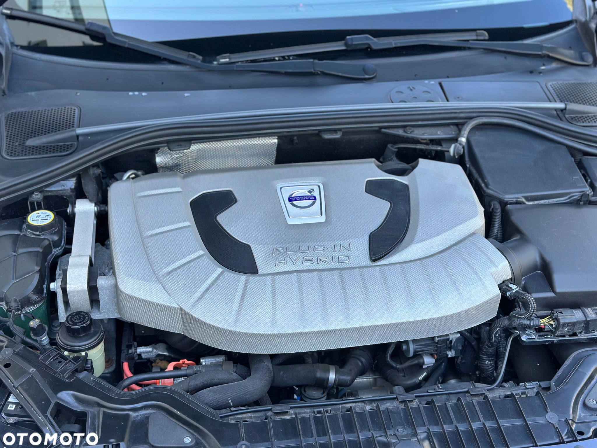 Volvo V60 D6 AWD Plug-in Hybrid Momentum - 40
