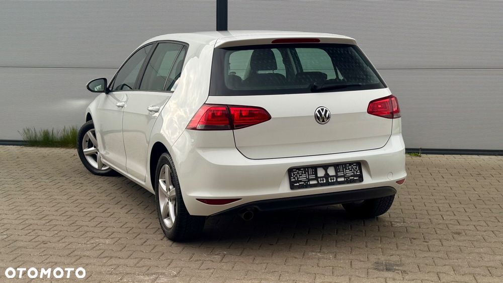 Volkswagen Golf 1.6 TDI BlueMotion Comfortline - 21