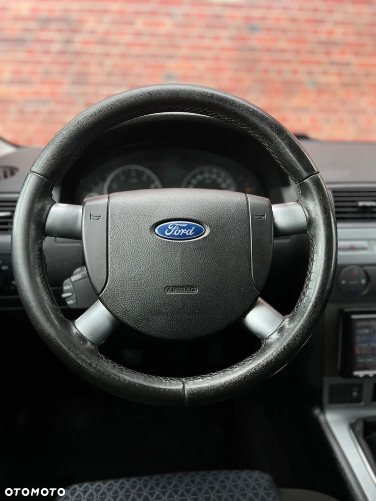 Ford Mondeo - 31
