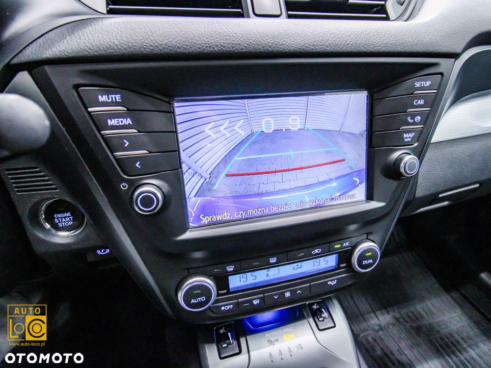 Toyota Avensis 2.0 D-4D Prestige - 19