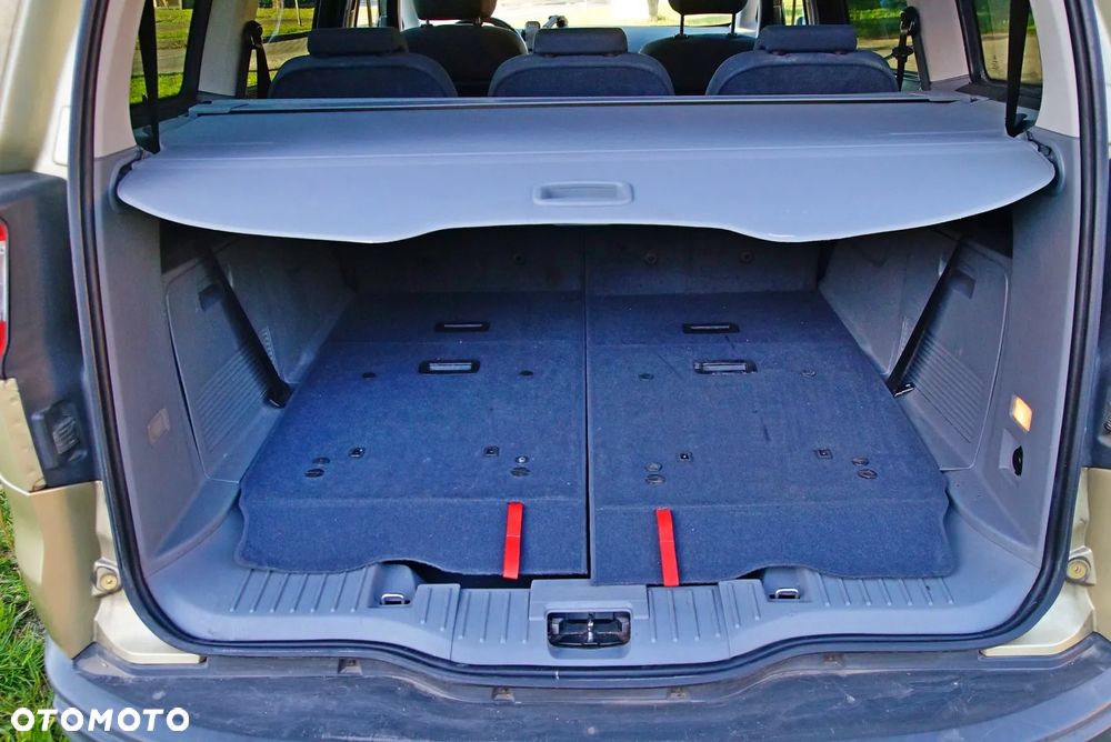 Ford Galaxy 2.0 Ghia - 22