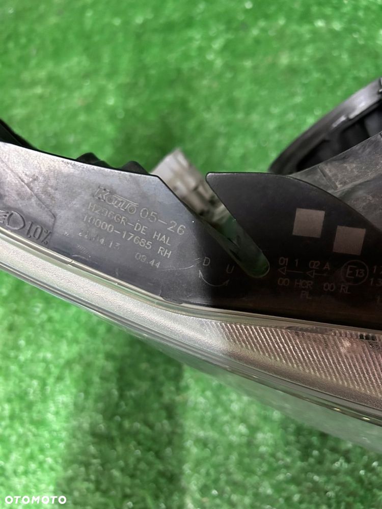 REFLEKTOR PRAWY TOYOTA AVENSIS T27 LIFT - 3