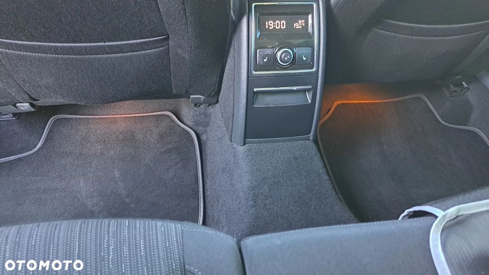 Skoda Superb 2.0 TDI Elegance - 22