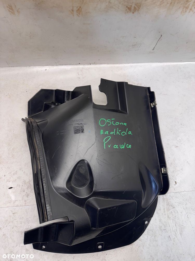 IV-41 PRAWA OSŁONA NADKOLA IVECO DAILY Z ZAWIESZENIEM PRZEDNIM NA DRĄŻKCH SKRĘTNCYH - 1