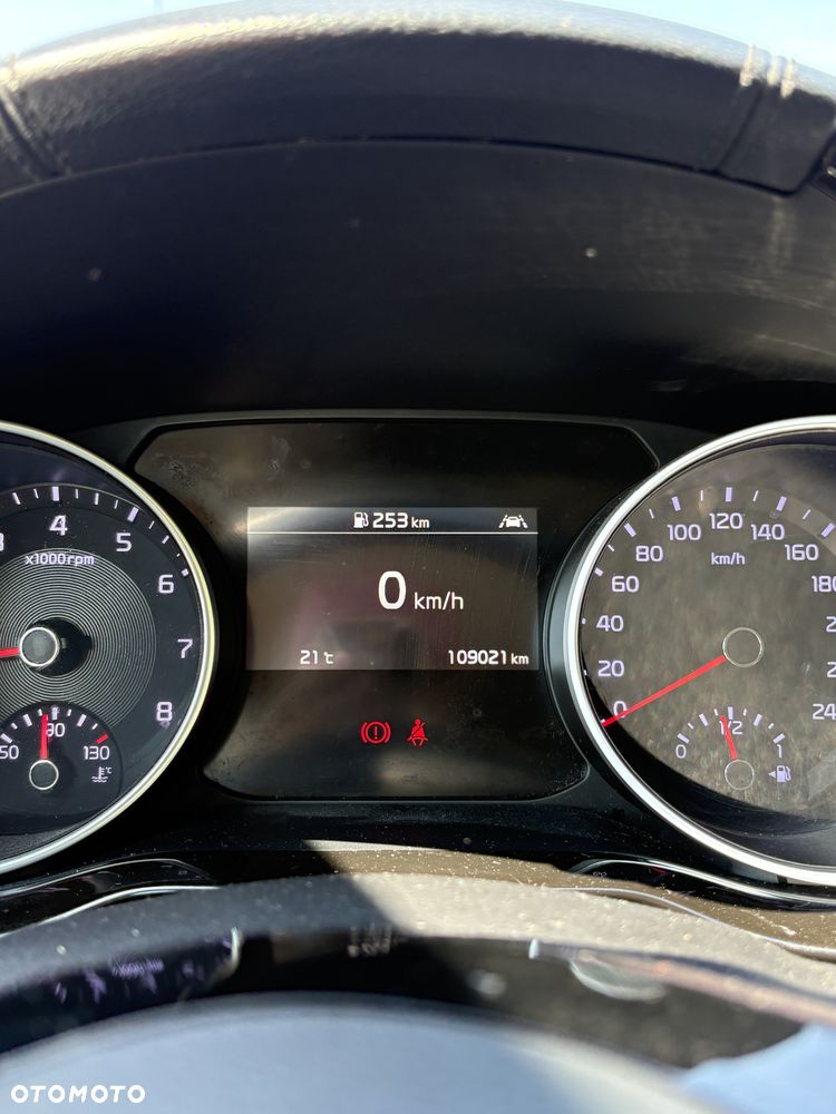 Kia Ceed 1.4 L - 7
