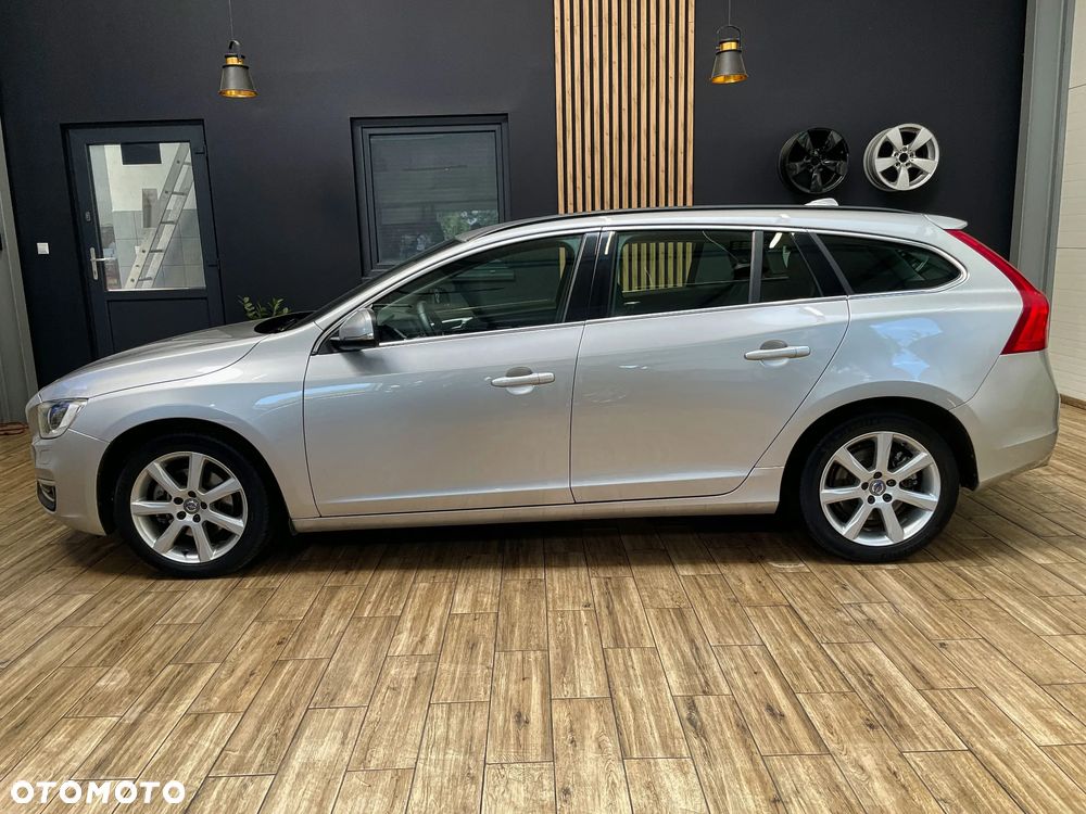 Volvo V60 D4 Geartronic Momentum - 12