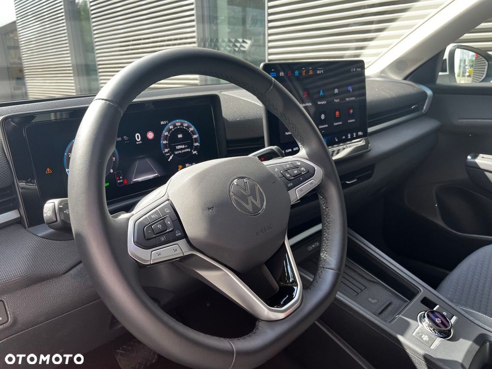 Volkswagen T-Roc - 13