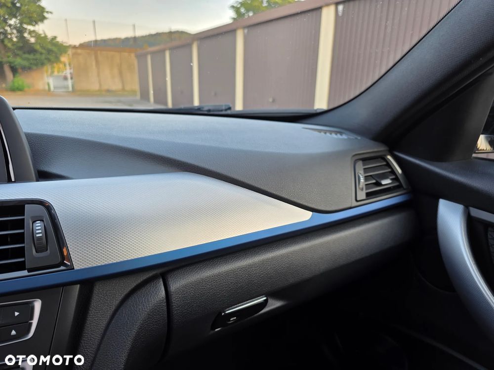 BMW Seria 3 318d DPF Edition Sport - 22