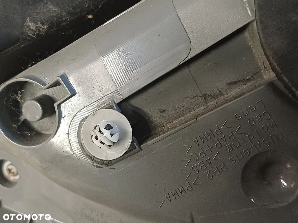 Oryginalna, europejska lampa tylna prawa Toyota Prius 3 - 5