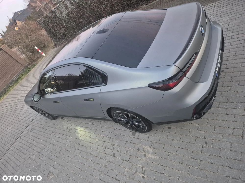 BMW Seria 7 M760e PHEV xDrive Individual Edition sport - 9