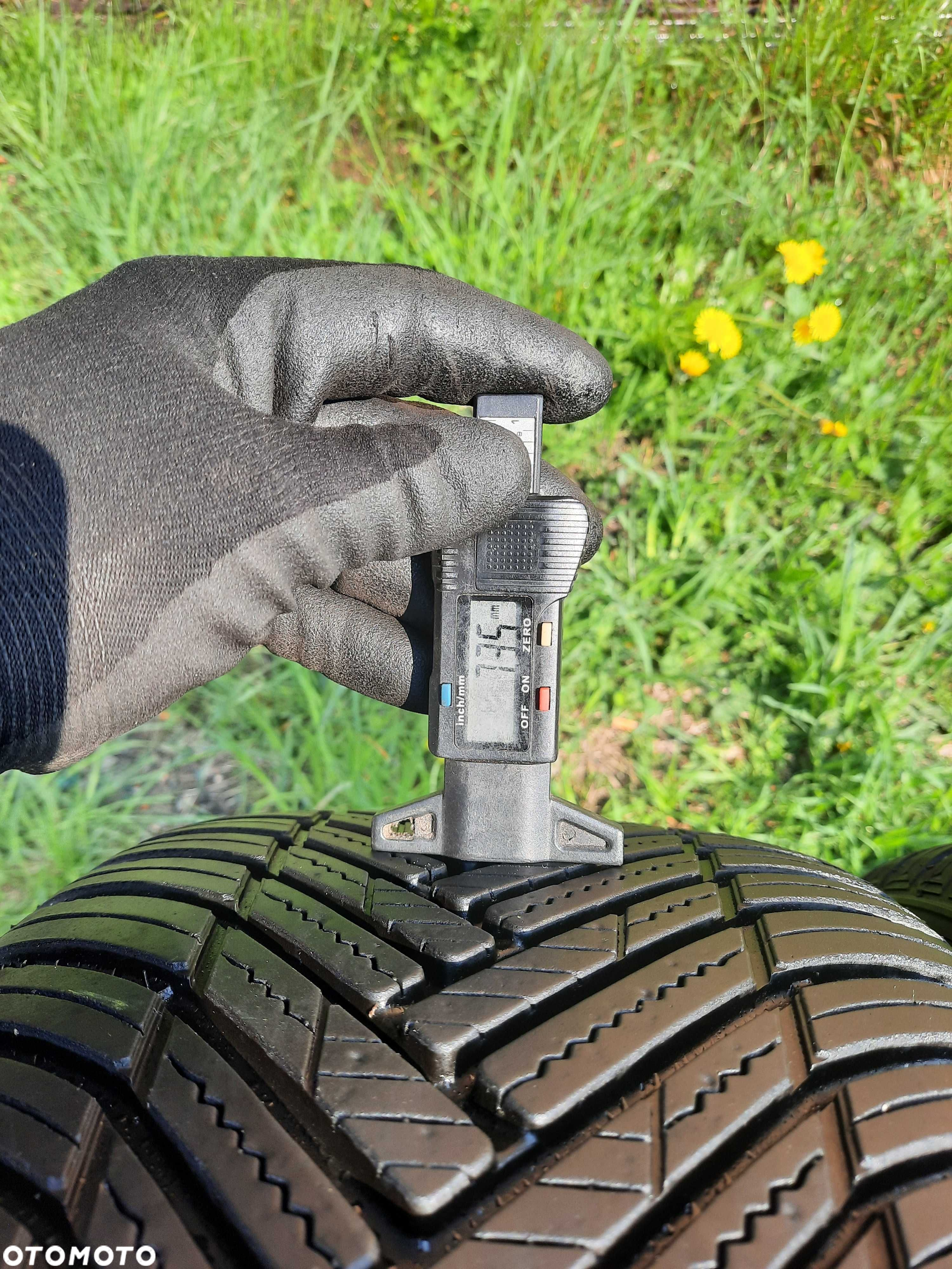Opony wielosezonowe klasy średniej HANKOOK 235/45/18 ok. 7 mm 2023 r - 2