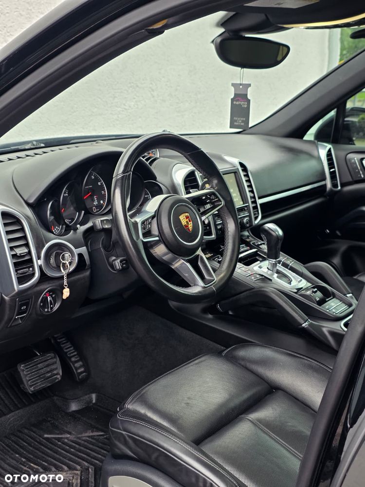 Porsche Cayenne Standard - 7
