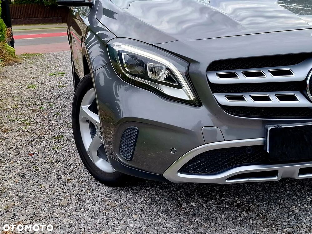 Mercedes-Benz GLA - 13