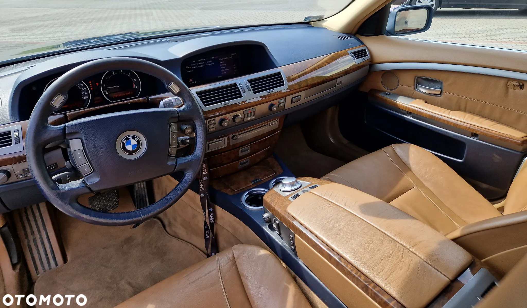 BMW Seria 7 745i - 7