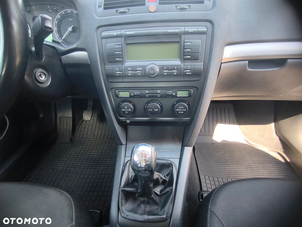Skoda Octavia 1.6 Elegance - 15