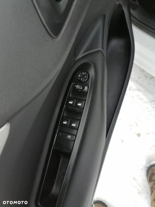 Citroën C4 e-HDi 115 Tendance - 10