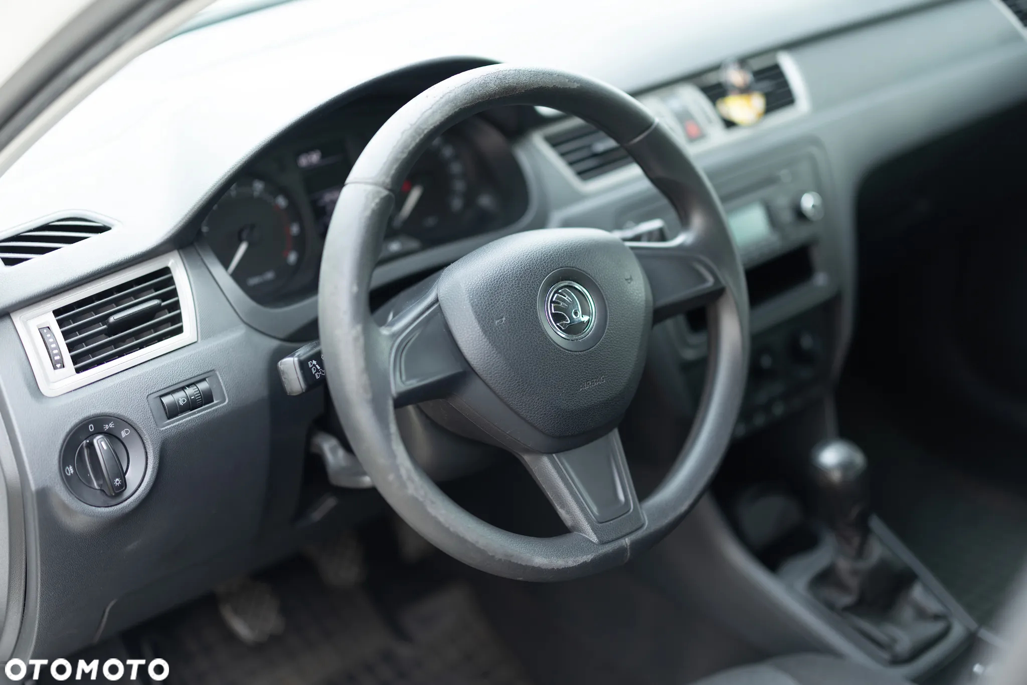 Skoda RAPID 1.2 Active - 12