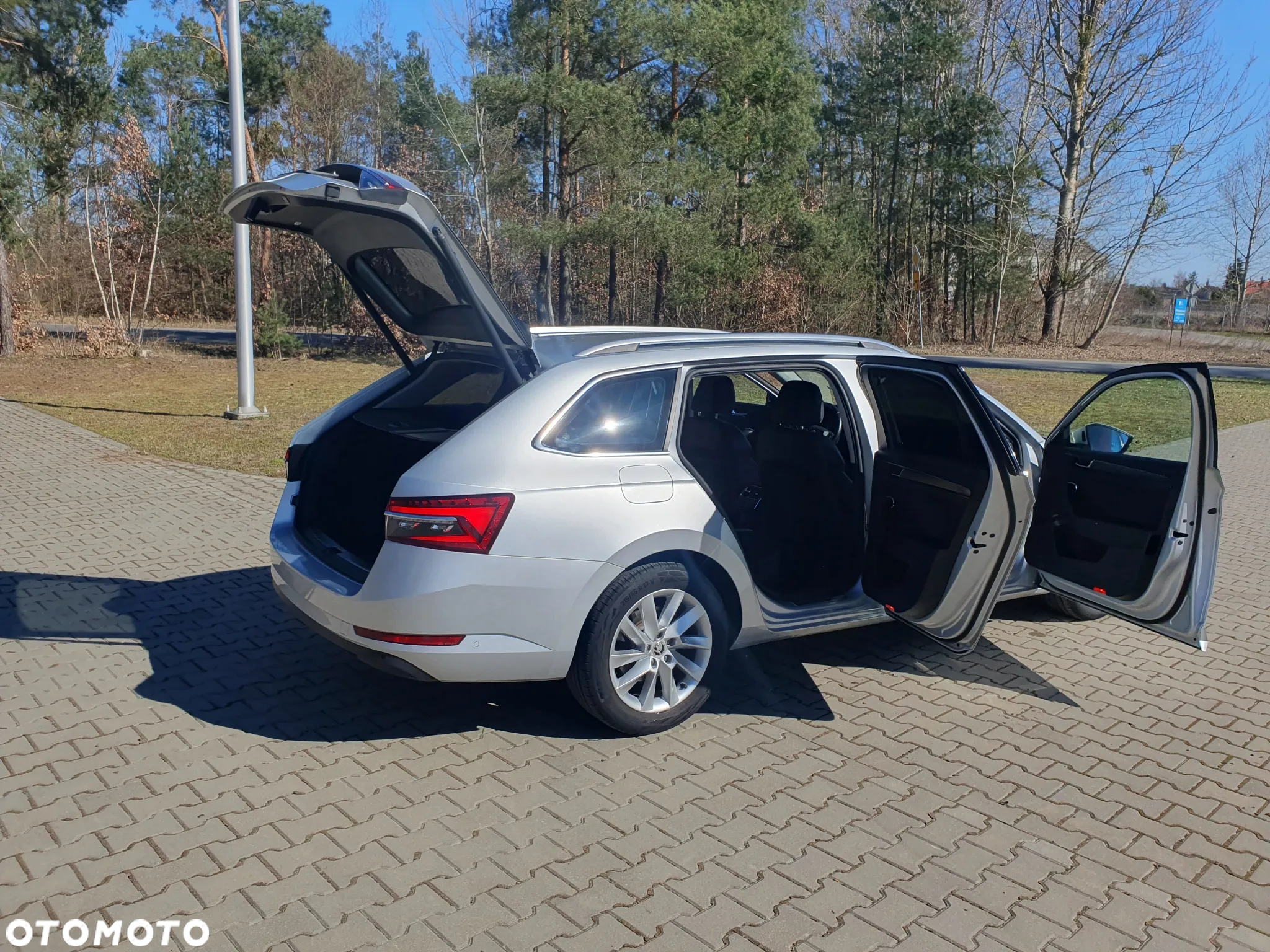 Skoda Superb 2.0 TDI DSG Style - 9