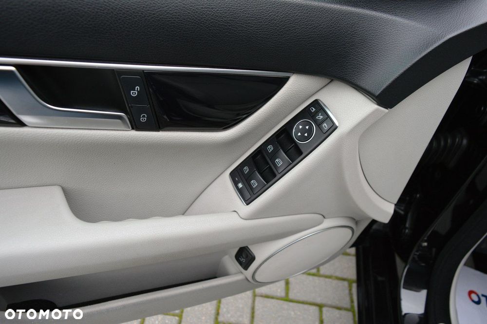 Mercedes-Benz Klasa C - 36