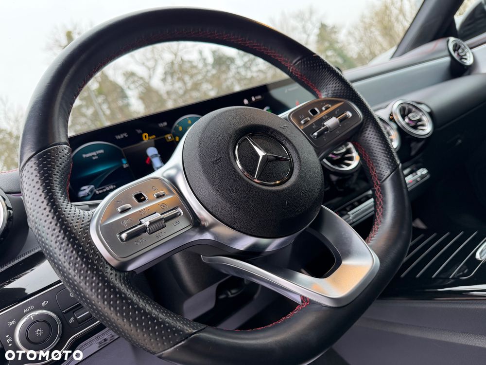 Mercedes-Benz CLA 180 AMG Line 7G-DCT - 24