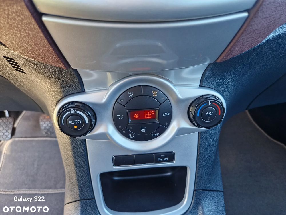 Ford Fiesta 1.6 Ti-VCT Titanium - 19