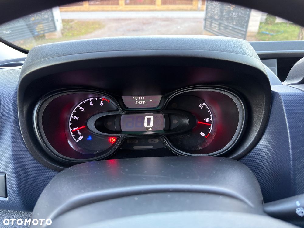 Opel Vivaro - 24