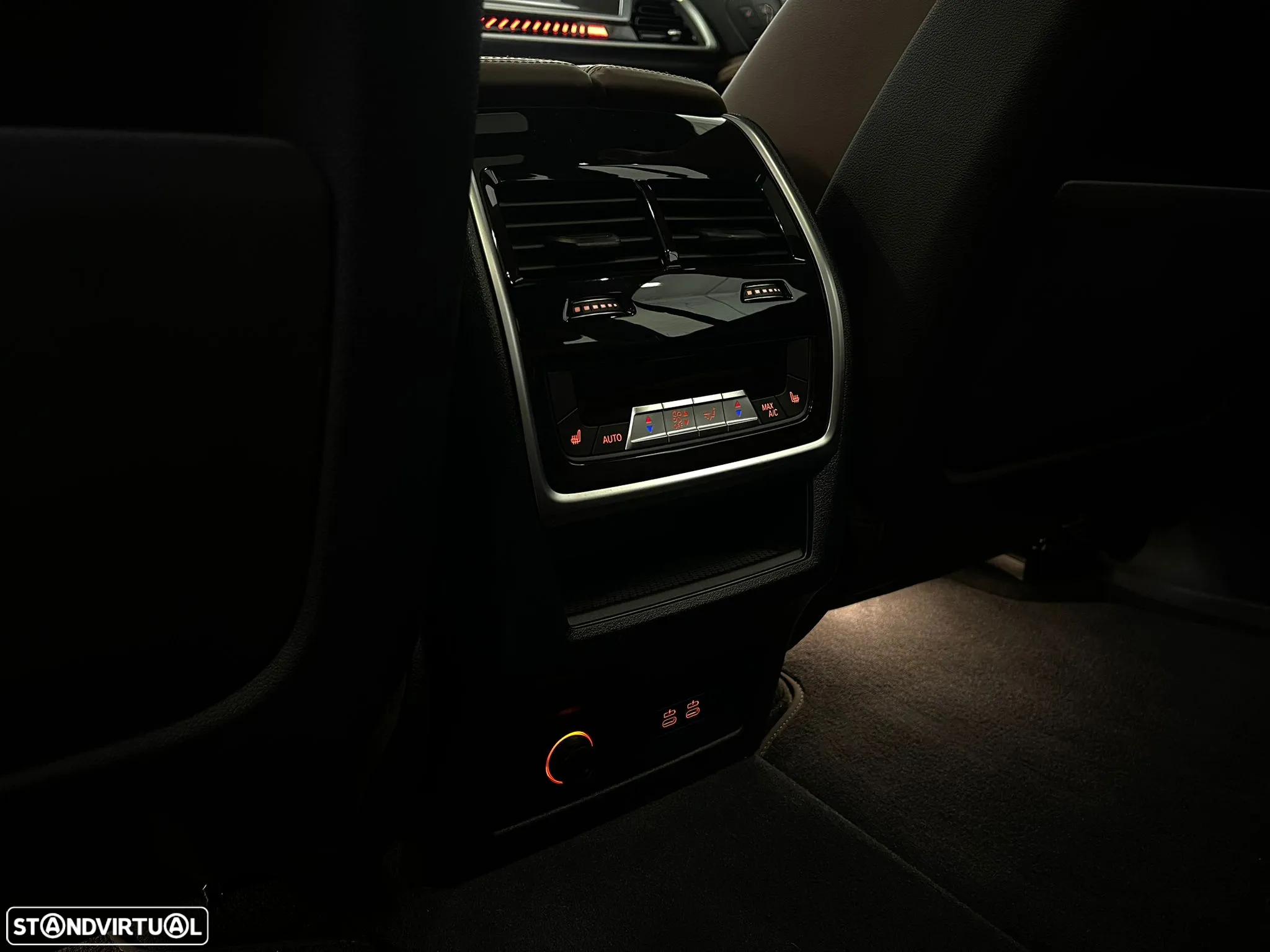 BMW X7 M M60i - 50
