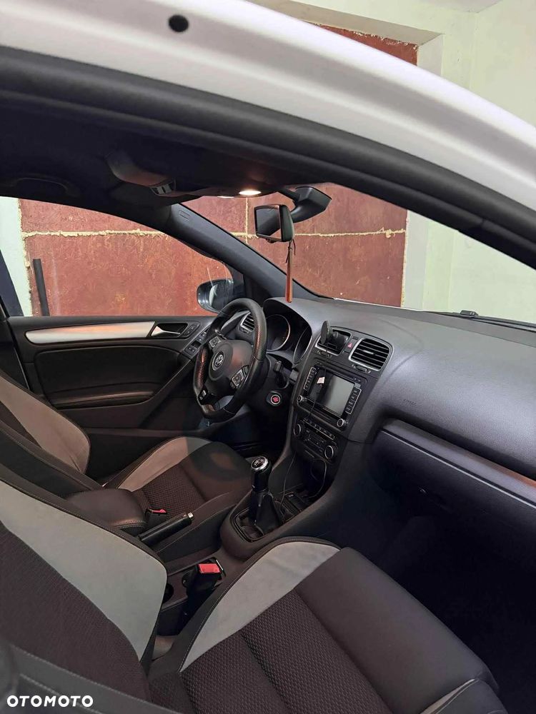 Volkswagen Golf 2.0 R - 14