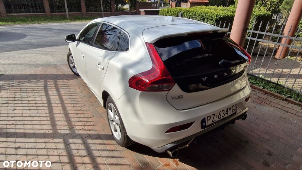 Volvo V40 D3 Drive-E R-Design Momentum - 4