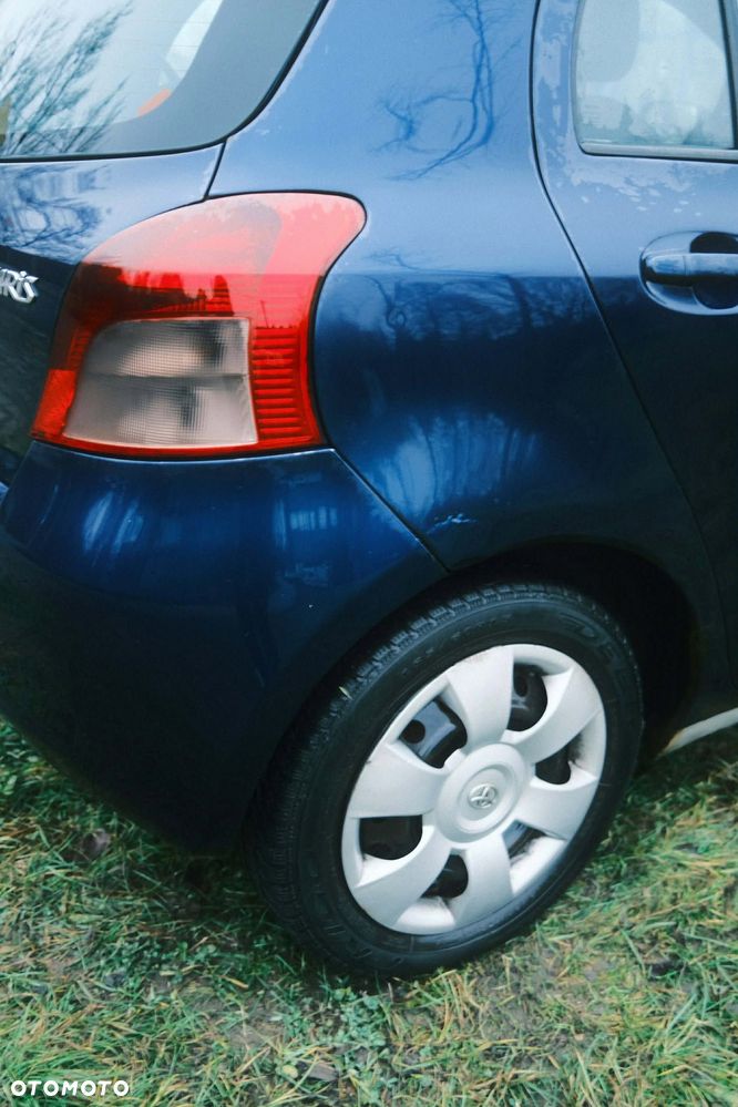 Toyota Yaris - 16
