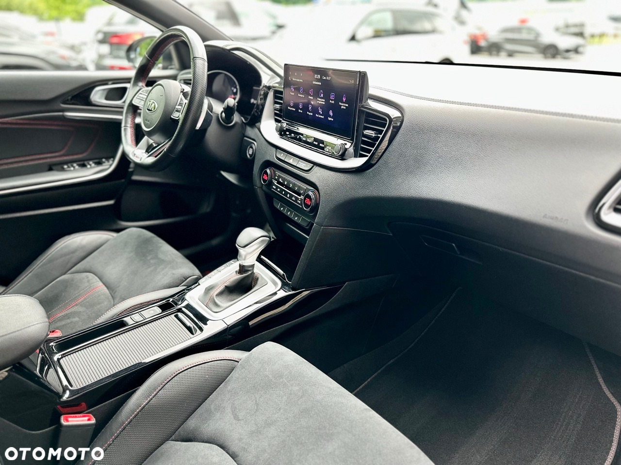 Kia ProCeed 1.6 T-GDI GT DCT - 27