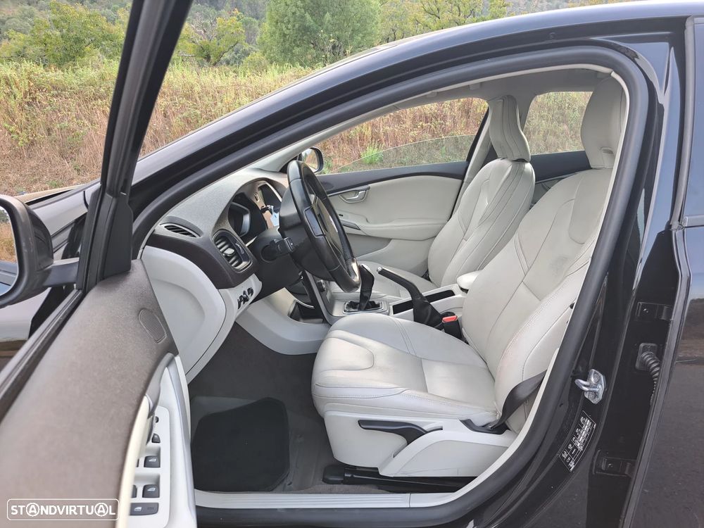 Volvo V40 D2 - 15