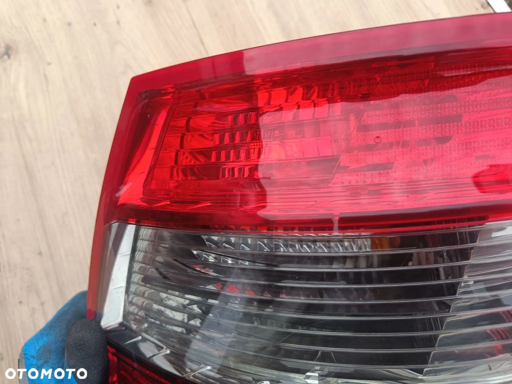 MERCEDES W204 C-klasa 07-11 Kombi Lampa Tylna Tył Prawa Igła - 5