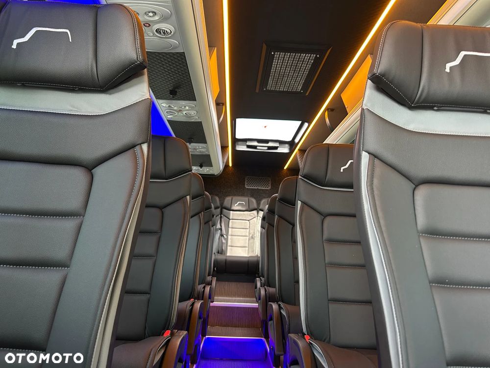 Mercedes-Benz Sprinter 519 - 21